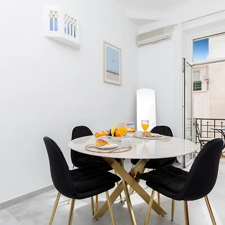 Santorin Apartment *